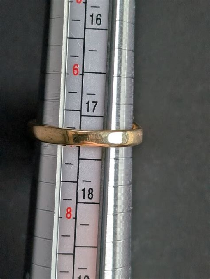 What is 18 kt HGE ring?